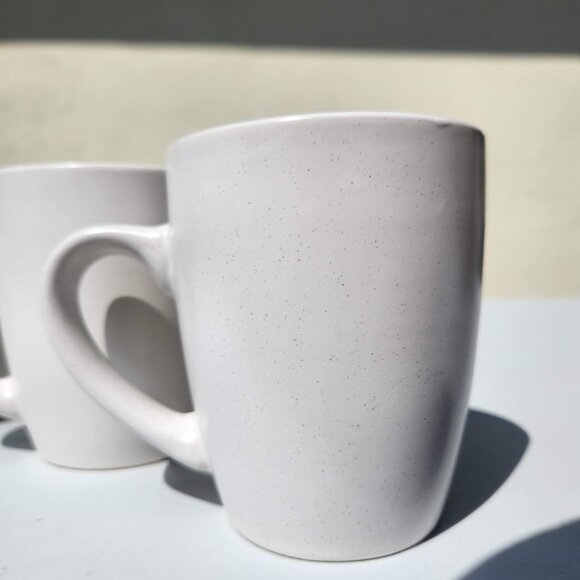 NEW Stone Lain 4 Piece Stoneware mugs cups Coffee Tea Dinnerware Set White speck - Picture 4 of 9